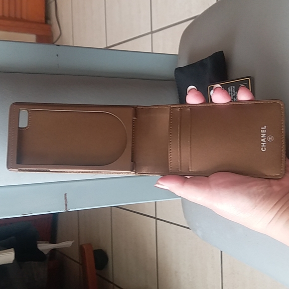 Authentic Chanel Caviar -iPhone 4 case wallet - Picture 7 of 8